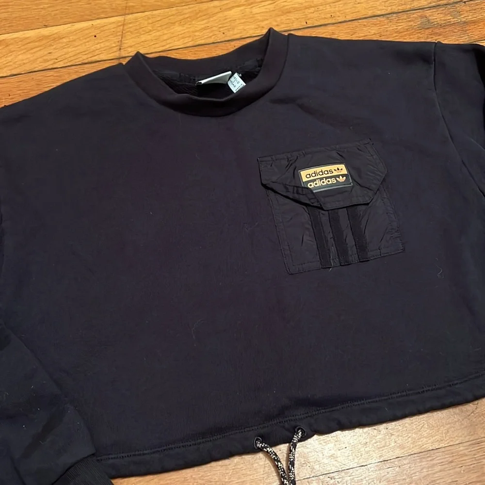 Adidas Originals Outline Crop Crew Sweatshirt, size Small - Picture 5 of 12